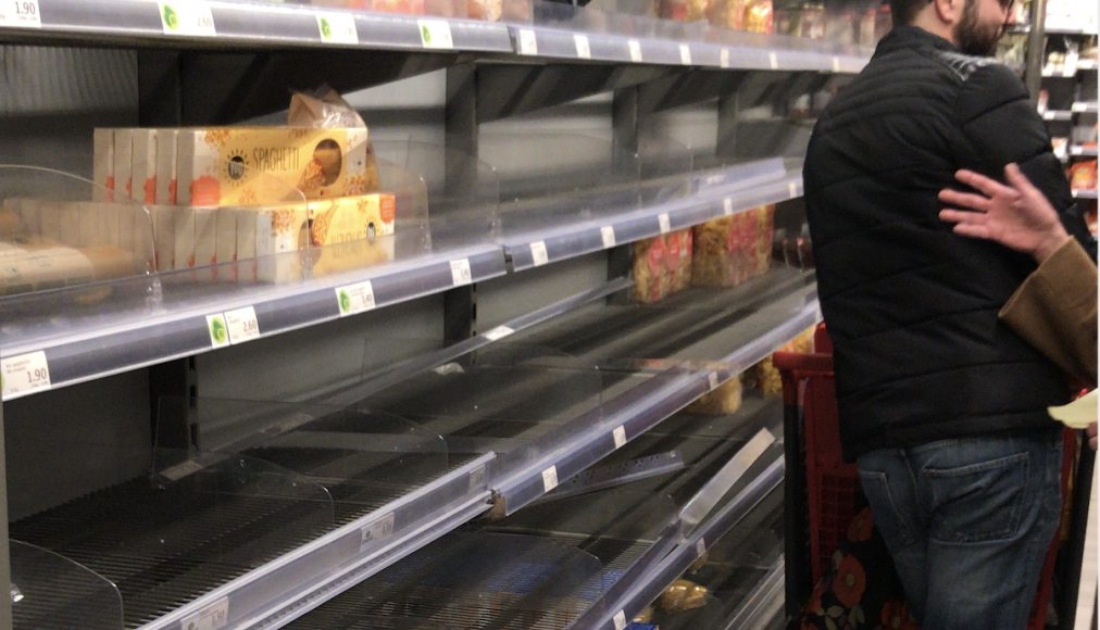 Vendredi 13 mars 2020, à Lausanne: razzia dans les magasins. Vendredi 13 mars 2020, à Lausanne: razzia dans les magasins. / Réformés.ch