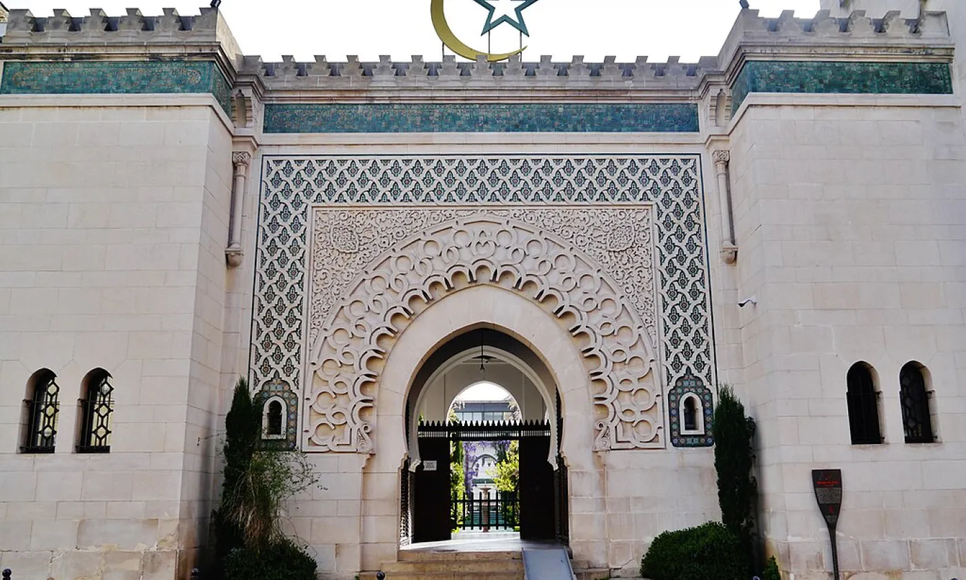 La Grande mosquée de Paris ©Zairon, CC BY-SA 4.0 Wikimedia Commons