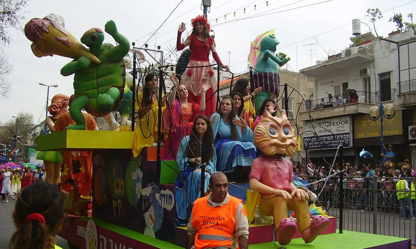 Religieux et laïcs ont fêté Pourim en Israël en dépit de la pandémie ©צילום:ד"ר אבישי טייכר, CC BY 2.5 via Wikimedia Commons