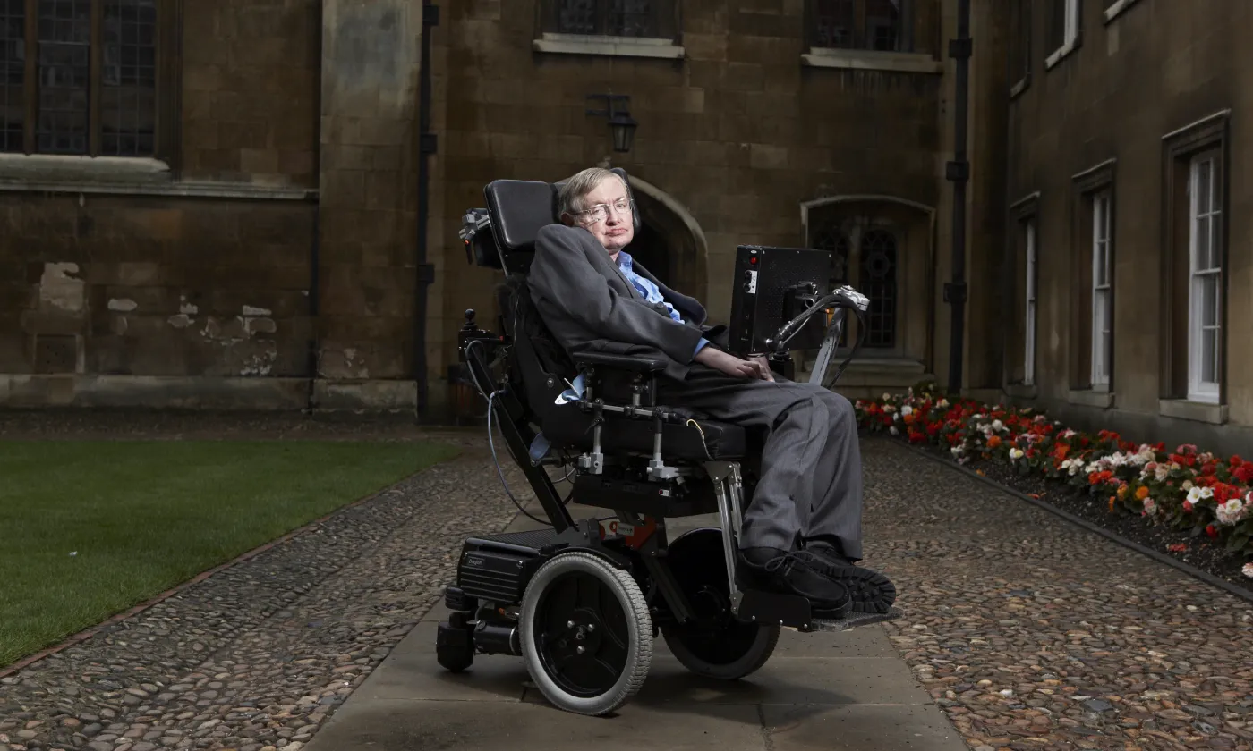 Stephen Hawking à Cambridge (2015) © CC FLICKR / CC / Lwp Kommunikáció