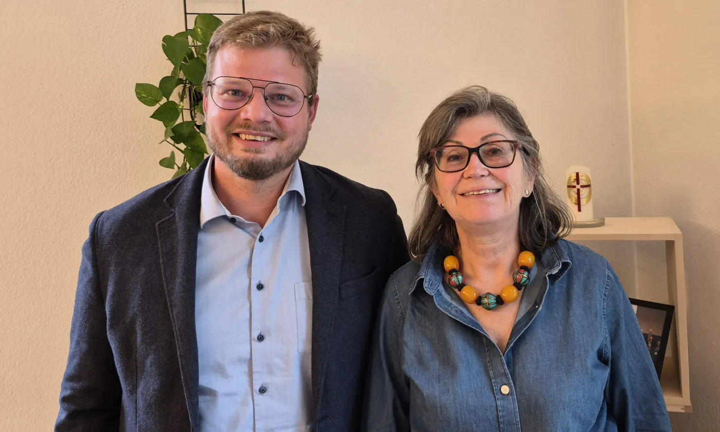 Florian Lüthi et Anne Durrer au moment de leur passage de témoin au secrétariat général de la CTEC © MW