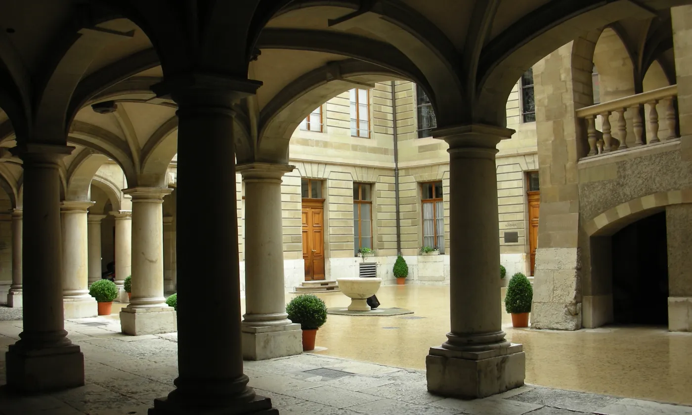 La cour de l'Hôtel de Ville de Genève où se déroulent les séances du Grand Conseil. © CC(by-sa) / Bart van Poll