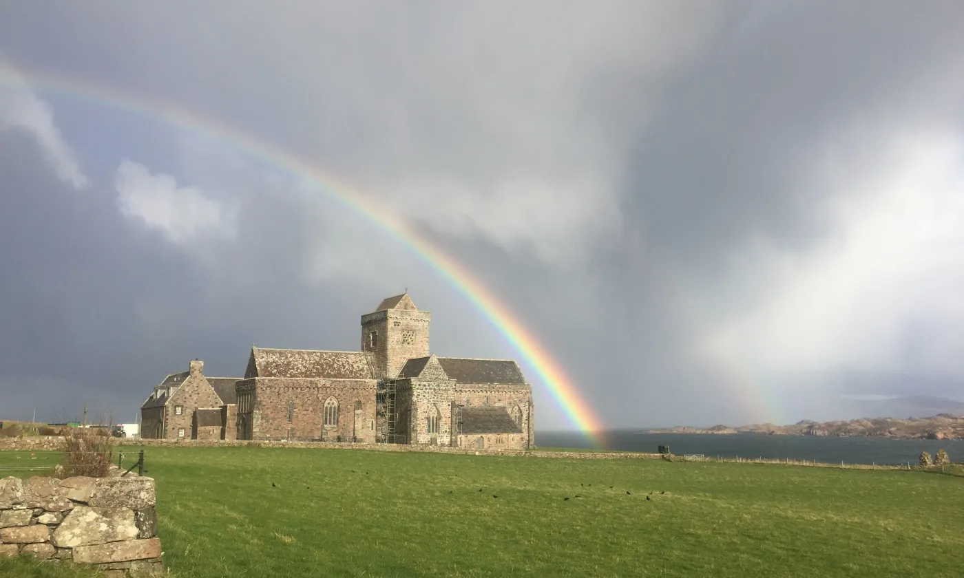 Ces dernières années, plusieurs groupes paroissiaux d’Orbe-Agiez sont allés à la rencontre de la Communauté d’Iona située sur une île de la côte ouest écossaise. © U. Riedel Jacot