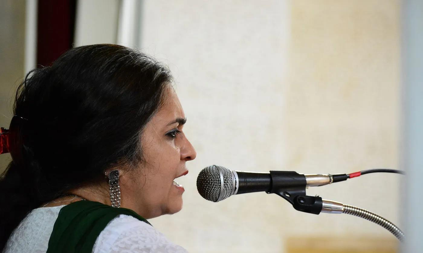 La journaliste et écrivaine Teesta Setalvad est l'une des militantes des droits civiques les plus connues du pays.  Syed Shiyaz Mirza, Wikimedia Commons