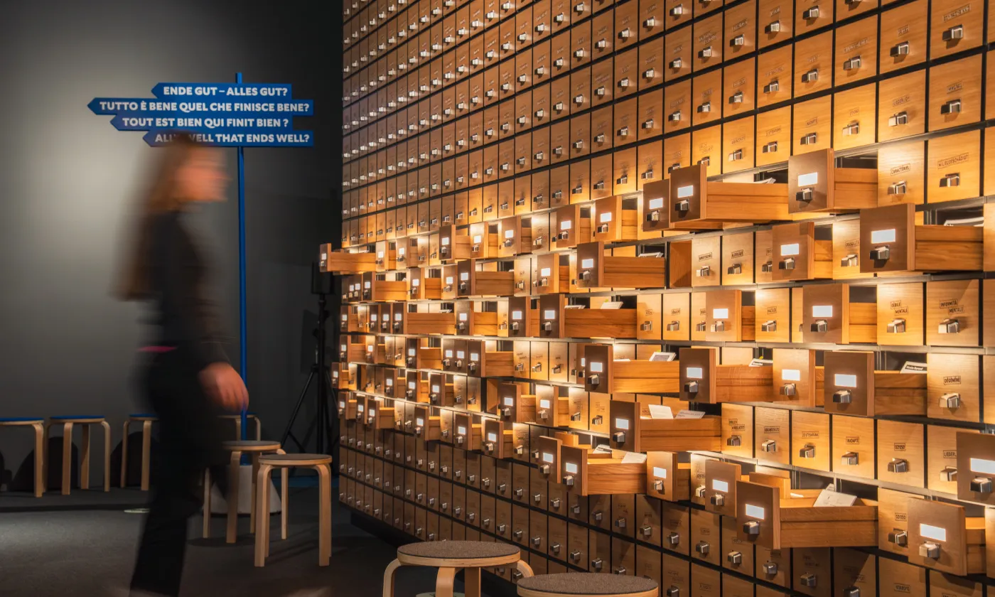 Photo de l'exposition «PLACÉS. INTERNÉS. OUBLIÉS ? Histoire(s) des mesures de coercition à des fins d’assistance en Suisse» © Office fédéral de la justice, David Harnisch