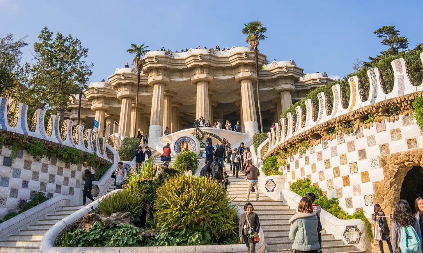 Le Parc Güell à Barcelone, conçu par Gaudi  ©Pixabay