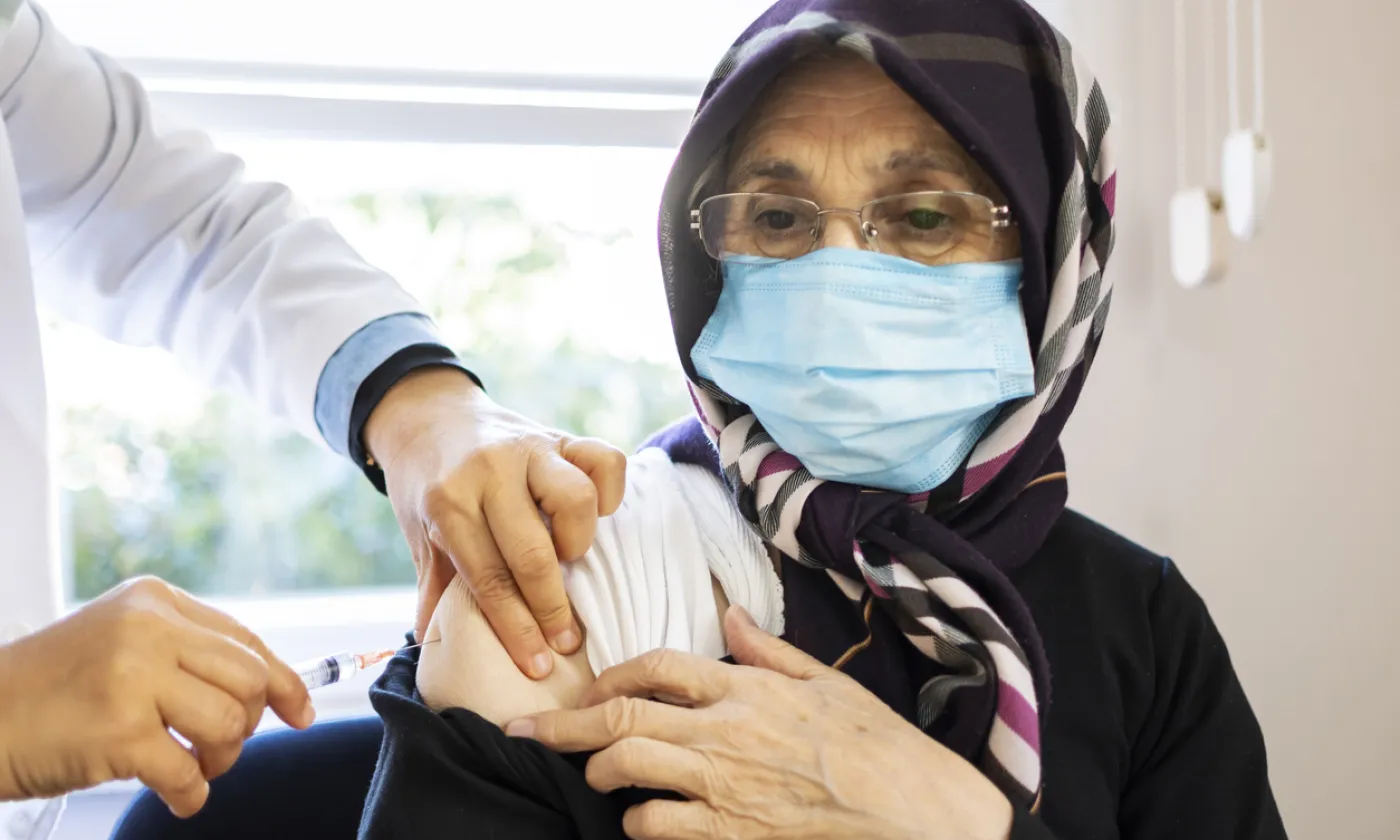 Minorités ethniques et religieuses moins vaccinées en Angleterre © iStock