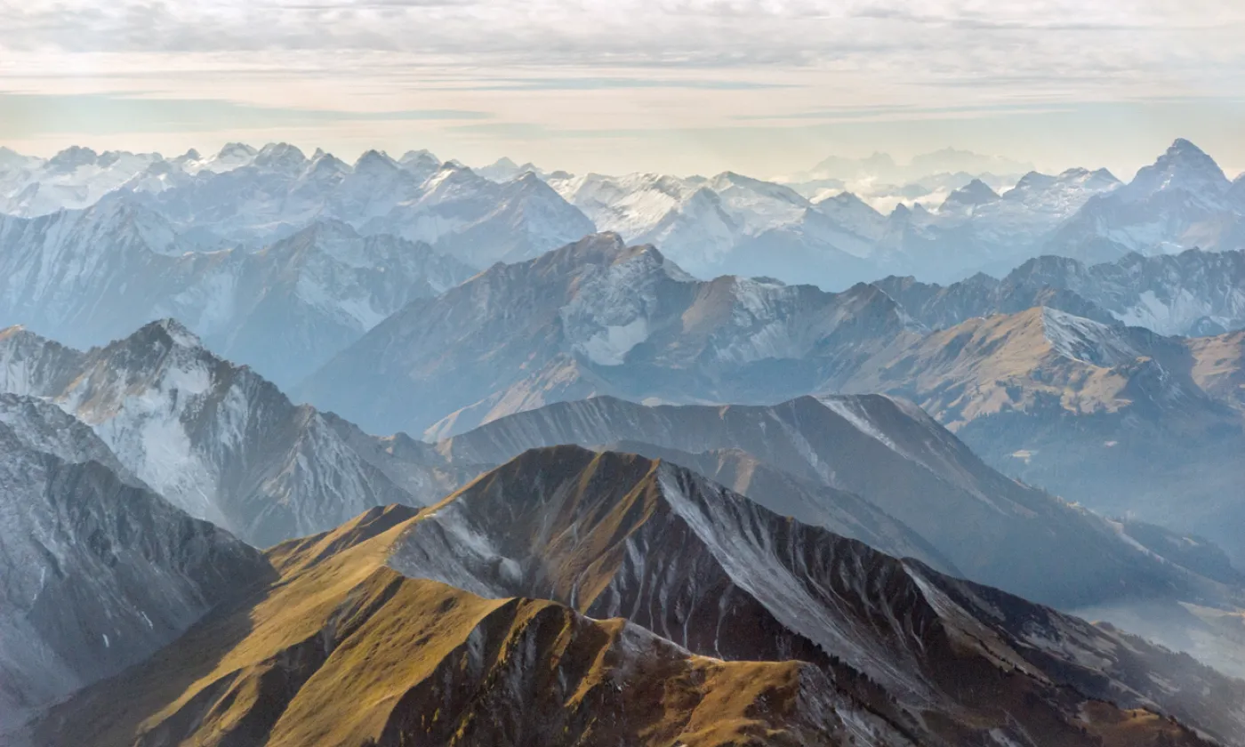 La montagne symbolise le lieu de la rencontre avec les divinités dans de nombreuses religions. Image d'illustration. © iStock/ Roman_Mikhailov La montagne symbolise le lieu de la rencontre avec les divinités dans de nombreuses religions. Image d'illustration. © iStock/ Roman_Mikhailov