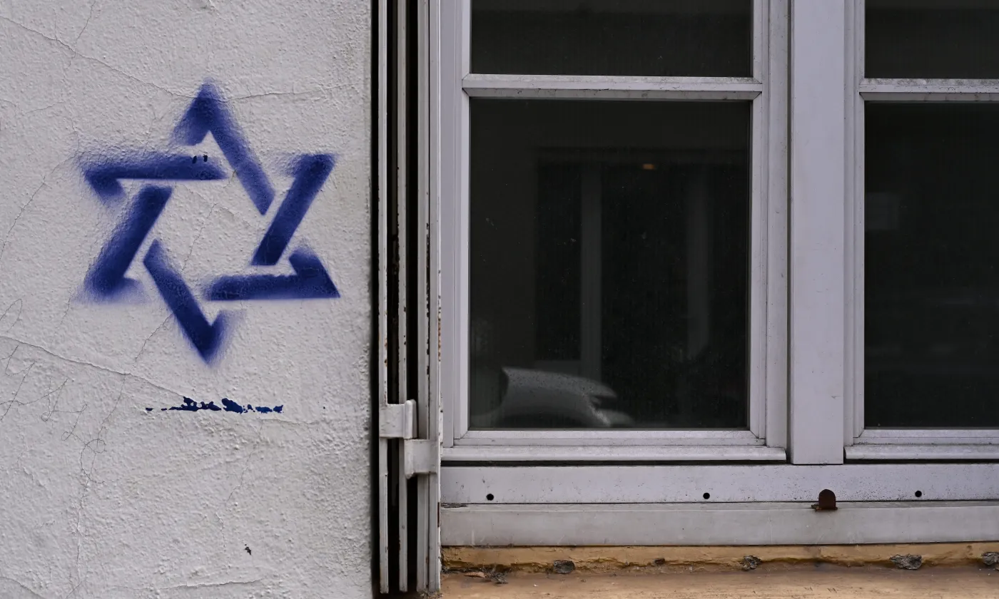 Tags antisémites découvert sur une maison parisienne, le 31 octobre 2023. Keystone