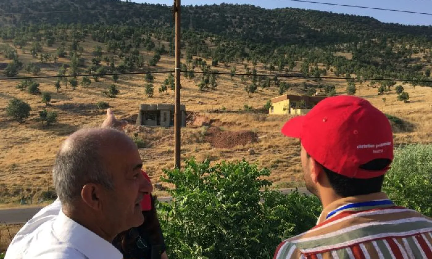 Une zone de bombardements dans les montagnes kurdes Visite dans les montagnes kurdes et la zone de bombardements