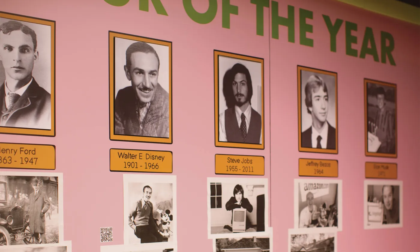 La photo est extraite de l’exposition «Cargo Cults Unlimited», jusqu’au 18 janvier 2025 au Musée ethnographique de Neuchâtel. © Prune Simon-Vermot, Musée d’ethnographie de Neuchâtel