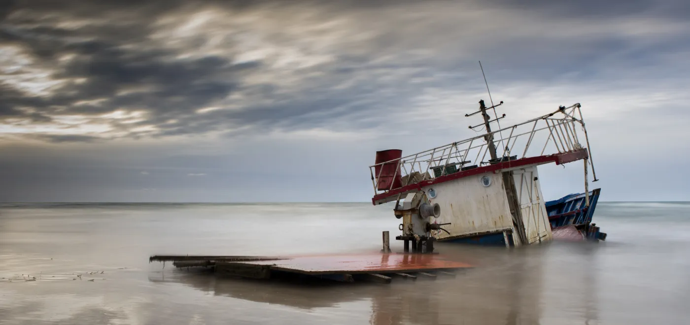 Bateau de migrants échoué après naufrage. IStock