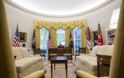Le Bureau Ovale dans la Maison Blanche (2017) / ©White House, Public domain, via Wikimedia Commons