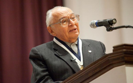 Gustavo Gutiérrez en 2009 / ©Flickr/Elmhurst University