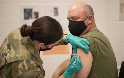 Etats-Unis: l’archevêque en charge des armées défend les militaires qui refusent la vaccination / ©Flikr/U.S. Army National Guard/Cpl. Kristina Kranz