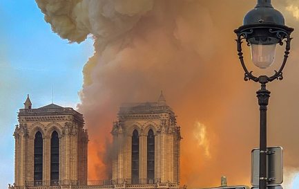 Notre-Dame de Paris en feu, lundi 15 avril 2019. / DR