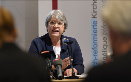 Rita Famos, le 4 août 2021, lors de la conférence donnée sur le rapport de la commission d&#039;enquête sur les accusations d&#039;abus à l&#039;endroit de son prédécesseur, Gottfried Locher. / Keystone