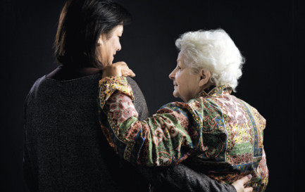 Nasser Kermiche et Roseline Hamel / ©DR (photo tirée de la couverture du livre &quot;Soeurs de douleur&quot;)
