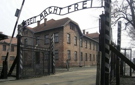 Entrée du camp d&#039;Auschwitz / © Wikimedia Commons/Dnalor 01/CC-BY-SA-3.0-AT