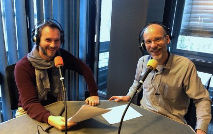 Guillaume Henchoz (à gauche) et Fabien Hunenberger (à droite), producteurs de «Hautes fréquences» / ©Sonia Zanou/Médiaspro