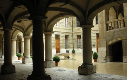 La cour de l'Hôtel de Ville de Genève où se déroulent les séances du Grand Conseil. © CC(by-sa) / Bart van Poll