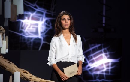 Linn Levy succède à Aline Bachhofner à la présentation de «Faut pas croire», émission coproduite par la RTS et les services les services de médias protestants et catholiques Médias-pro et Cath-info / RTS