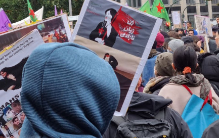 Manifestation de solidarité à Berlin, 1 octobre 2022 / ©Amir Sarabadani, CC BY-SA 4.0 Wikimedia Commons