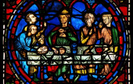 Détail d&#039;un vitrail de la cathédrale de Chartres relatant les Noces de Cana. / CC0 Wikimédias