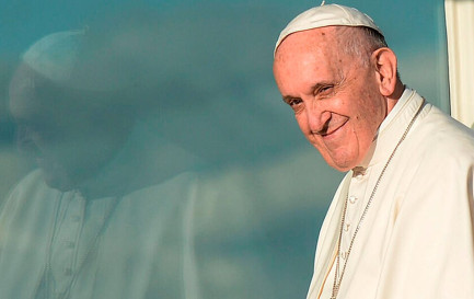 Le pape François en 2017 / ©Juantenaphoto, CC BY-SA 4.0 Wikimedia Commons