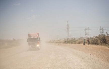 Pain pour le prochain et Action de Carême dénoncent l’absence de mesure contre les poussières dans l’air et les sols pollués. / ©Pain pour le prochain