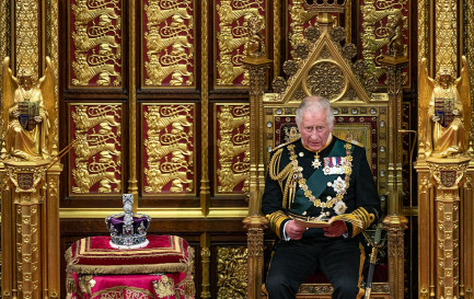 Le prince Charles prononce le discours de la reine lors de l&#039;ouverture du Parlement, le 10 mai 2022 / ©House of Lords 2022 / Annabel Moeller, CC BY 2.0 Wikimedia Commons