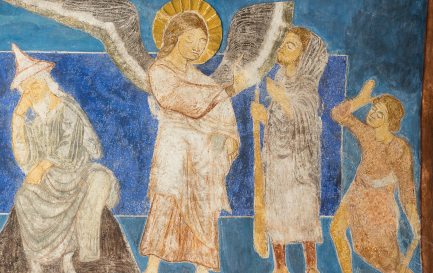 Fresque byzantine dans l&#039;église de Bjaresjo, en Suède: un ange laisse d&#039;heureuses nouvelles aux bergers. / © Stig Alenäs | Dreamstime.com
