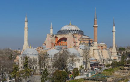 Basilique Sainte-Sophie, Istanbul / ©Wikimedia Commons/Arild Vagen/CC BY-SA 3.0)