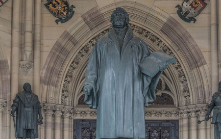 Statue de Luther dans l&#039;Eglise de la Commémoration dans la ville allemande de Spire / ©Tilman2007, CC BY-SA 4.0 Wikimedia Commons