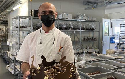 Le chocolatier Tristan Carbonatto à Perroy (VD) / ©Noriane Rapin/RTSreligion