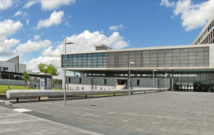 Université de Cergy-Pontoise / ©Flikr/Jean-Pierre Dalbéra