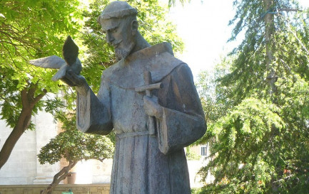 Statue de François d&#039;Assise à l&#039;Eglise Notre-Dame à Šibenik en Croatie / ©JoJan, CC BY 3.0 Wikimedia Commons