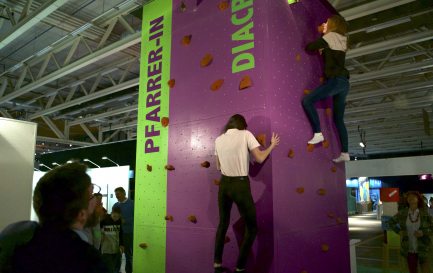 Le clocher de l&#039;EERF est visible de loin au salon Start! / ©Max Idje