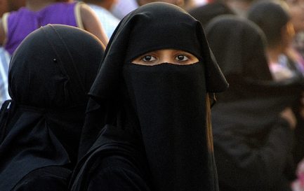 Femme en niqab / ©PickPik