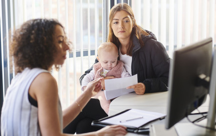 Peu de débouchés pour les femmes à l’aide sociale / ©iStock