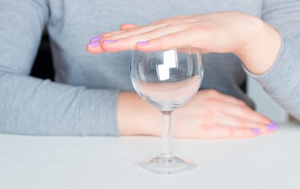 Avec 11,5 litres d’alcool pur par an par habitant, moyenne haute de l’OCDE, la marge pour la consommation de «sans alcool» en Suisse est encore importante. / © iStock/itakdalee