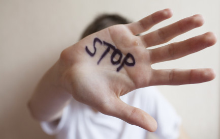 La lutte contre la violence n’a de sens que si elle dépasse les frontières. / Serghei Turcanu/iStock