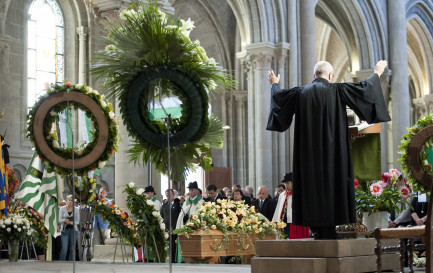 Alors qu’une pénurie de pasteurs menace sérieusement et à court terme les Eglises réformées, la question du recours à des diplômés de la HET-pro se fait de plus en plus pressante. / Keystone