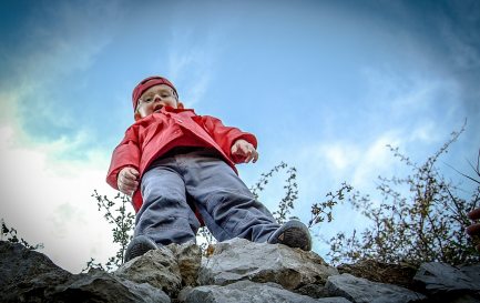 Face aux pouvoirs abusifs, le poids d&#039;un enfant / Face aux pouvoirs abusifs, le poids d&#039;un enfant