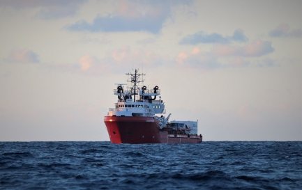 Février 2020, l&#039;Ocean Viking au large de Pozzallo, Sicile, © Anthony Jean / SOS MEDITERRANEE / Les migrants secourus en Méditerranée placés en quarantaine 