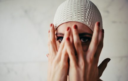 Le visage dévoilé de l’autre se livre sans défense à mon regard. / IStock