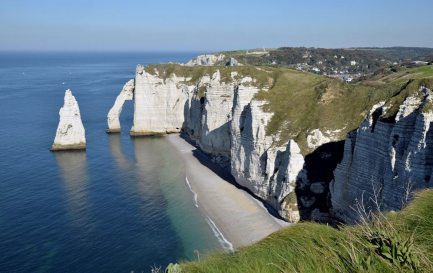 Les falaises d&#039;Etretat en Normandie / Maud Barbier sur pinterest