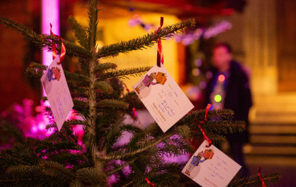 Plus de 2000 cadeaux ont été distribués. (Photo: © Stéphane Ma) / Plus de 2000 cadeaux ont été distribués. (Photo: © Stéphane Ma)